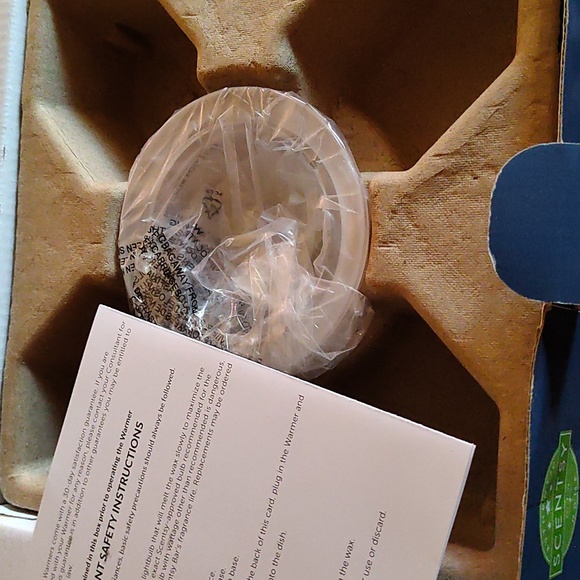 Harry Potter Hogwarts Scentsy Warmer and Wax Melts Chest Box Set - Picture 6 of 13